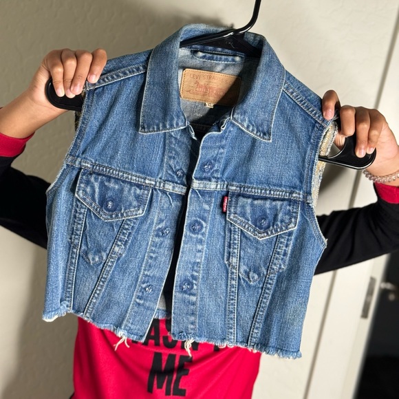 Levi’s Jean Vest - Picture 1 of 3